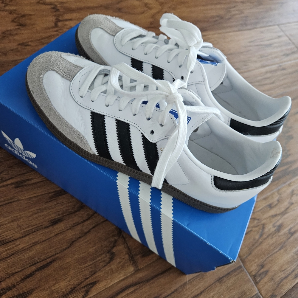 Adidas Men's or Women's White and Black Sneakers Samba